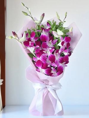 Malatya Çiçekçi - Vazoda 12 Kırmızı Gül